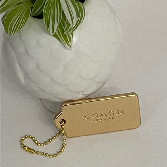 Coach Large Gold Tone Metal Hang Tag Key Fob Bag Charm - Picture 6 of 8